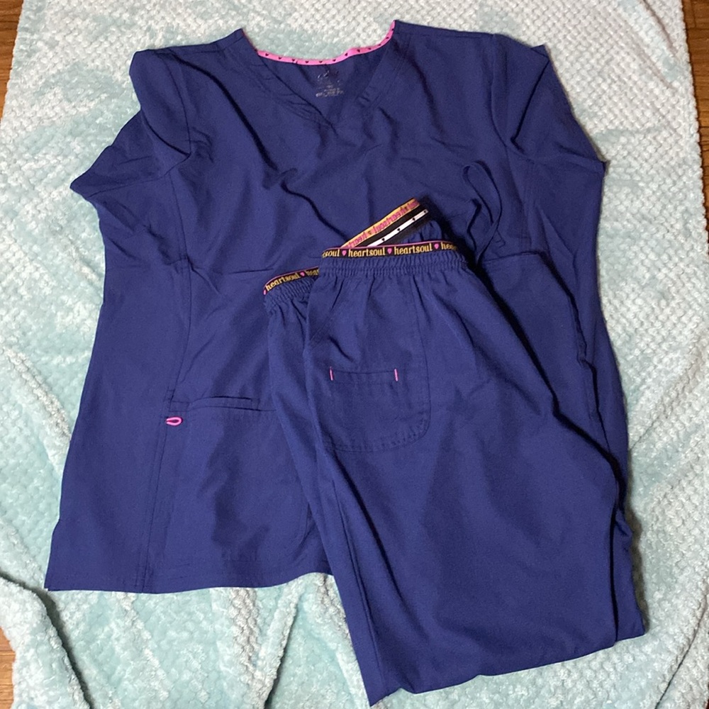 Heart Soul Short Sleeve Scrub Set. Deep Blue with Pink Trim
